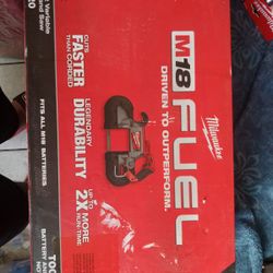 Milwaukee

M18 FUEL 18V Lithium-Ion Brushless Cordless Deep Cut Band Saw (Tool-Only)


