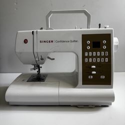 Singer Sewing Machine 