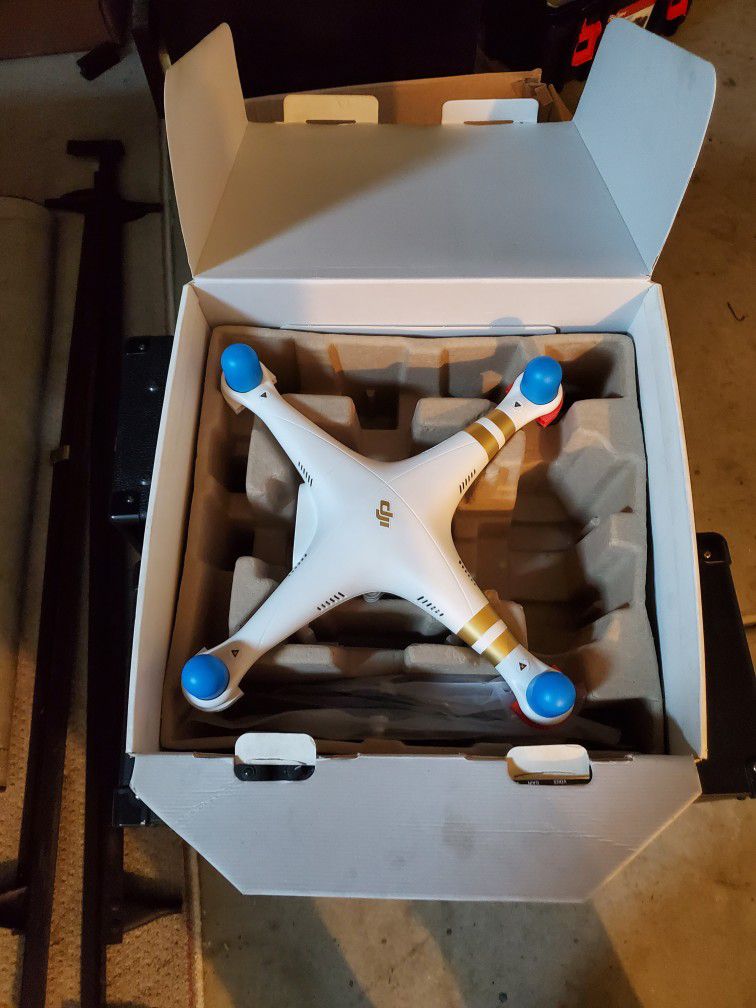 DJI Phantom 3 4K Professional Drone.