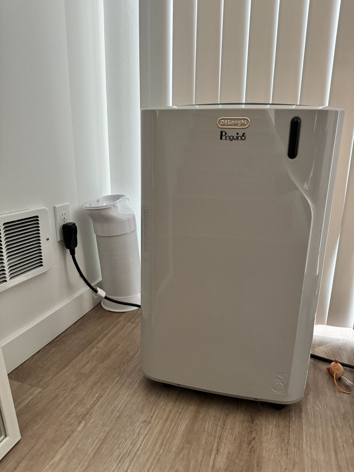 Delonghi Pinguino Portable Air Conditioner