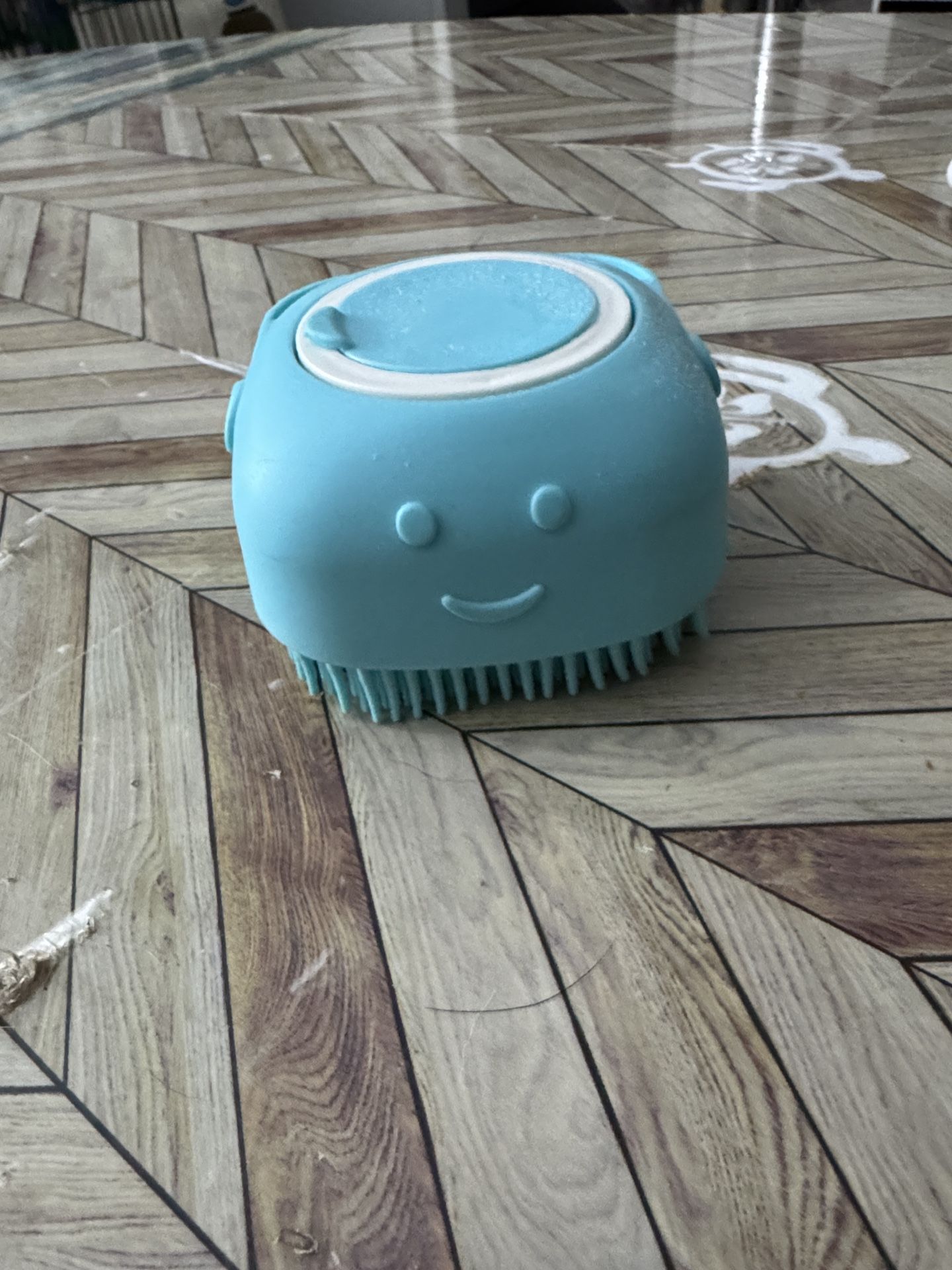 BABYYER Pet Grooming Bath Massage Brush with Soap Dispenser