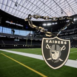 Las Vegas Raiders Oversized Necklace Pendant Sports Fan Chain