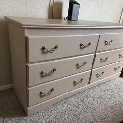 Dresser and nightstand set
