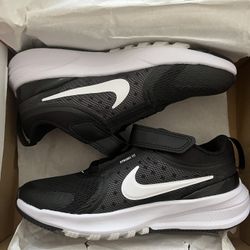 Kids Nike Star Runner 5 Size 13.5 