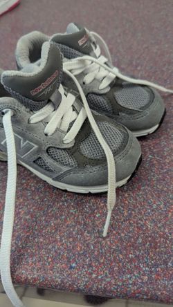 New balance kids size 9