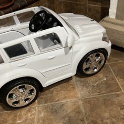 Kids Charging Car