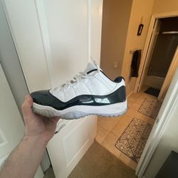 Jordan 11 Low Iridescent
