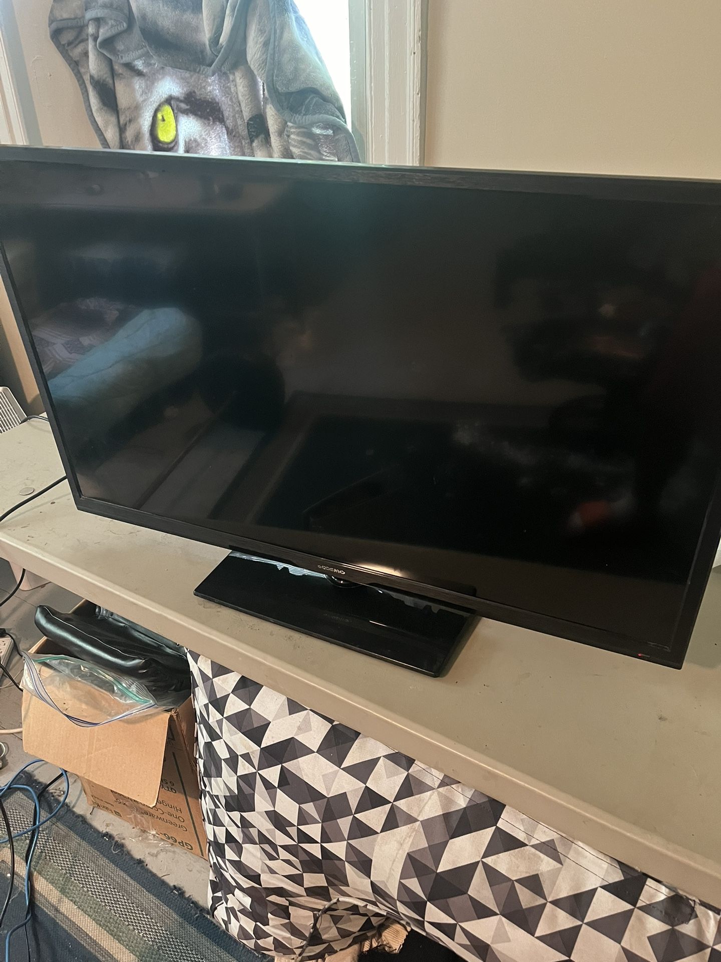 40” OCOSMO TV