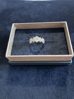 1 Carat Tiara Diamond Ring 18k Size 5.5