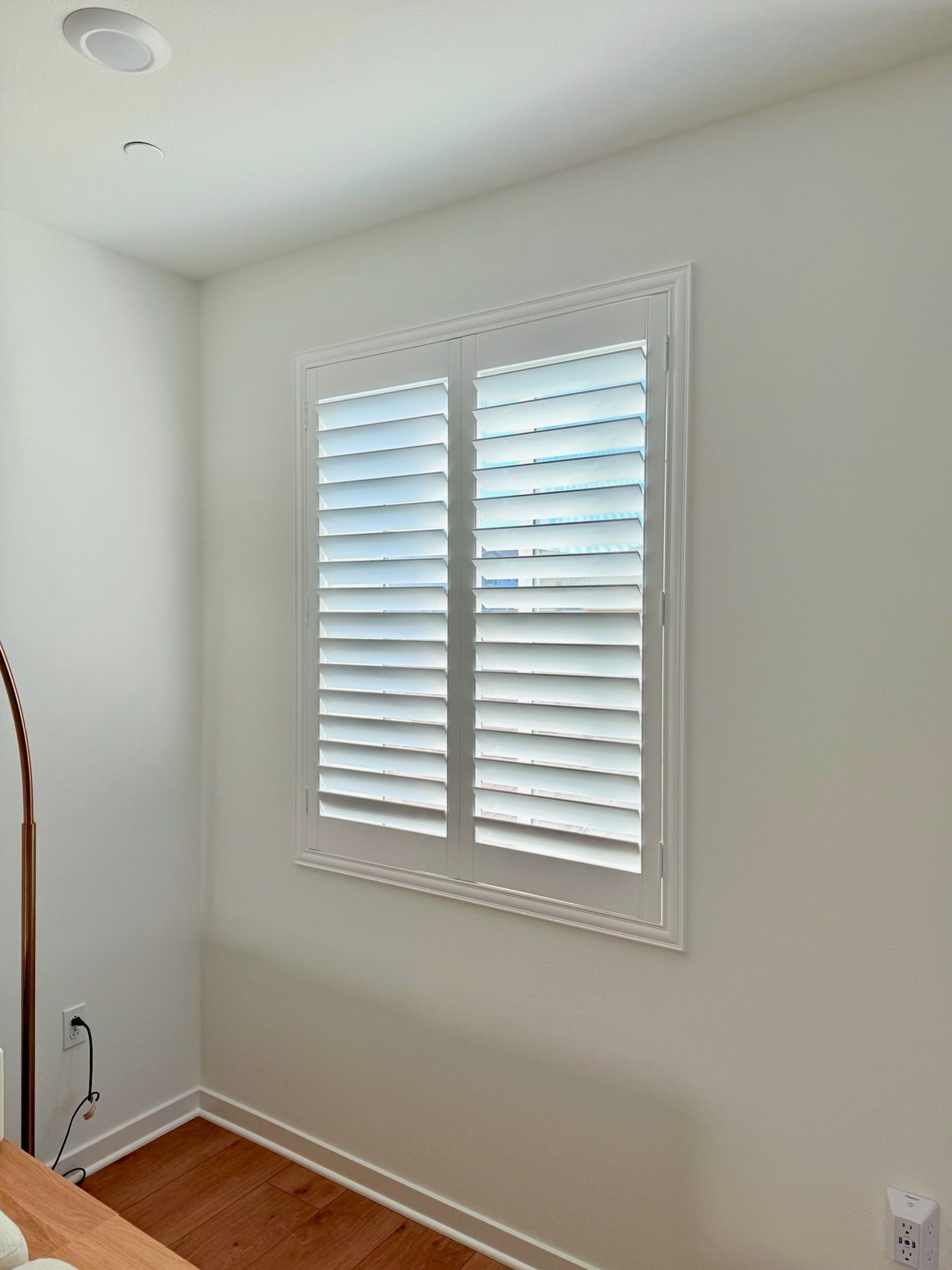 Window Shutters, Sliding Door Shutters, French Door Shutters, Closet Shutters. Persianas de Madera. Servicing All Southern California. 951-573-2560