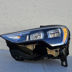 Audi Q3 Headlight