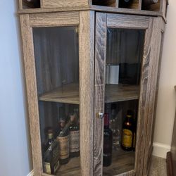 Corner Bar, Used, Wear On Top, Slightly Reinforced Shelf, 5 Wine Slots