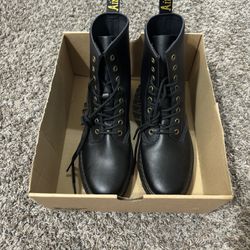 Dr. Martens Black boots Men’s 10