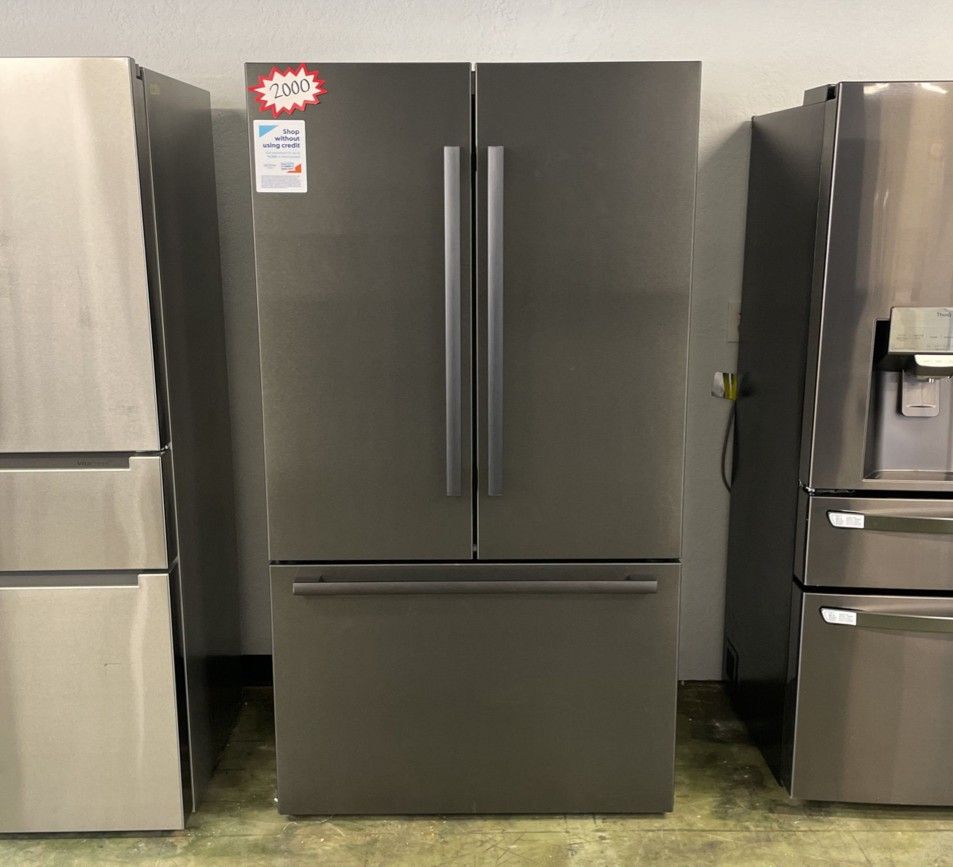 Bosch Matte Black French Door Refrigerator for Sale in Palmview, TX