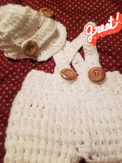 Newborn hand crochet