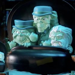 The Haunted Mansion – Large 19 1/2 “ not animatronic