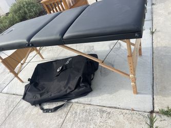MASSAGE TABLE