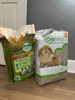 Rabbit food and pee bedding
