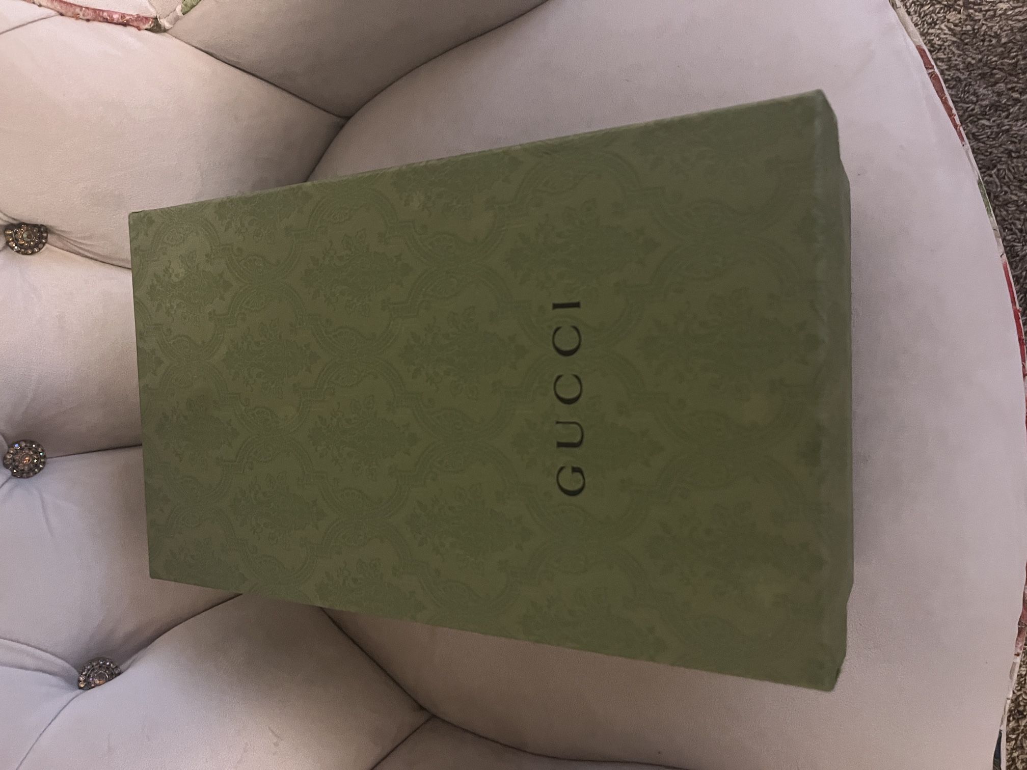 Gucci men’s size 10 And Matching Belt. Beige/ Supreme Red