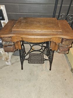 Vintage Seeing Machine Table.