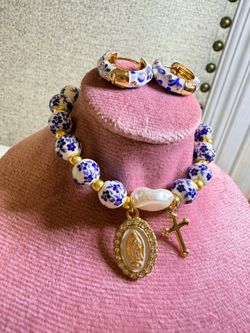 Bracelet and earrings set