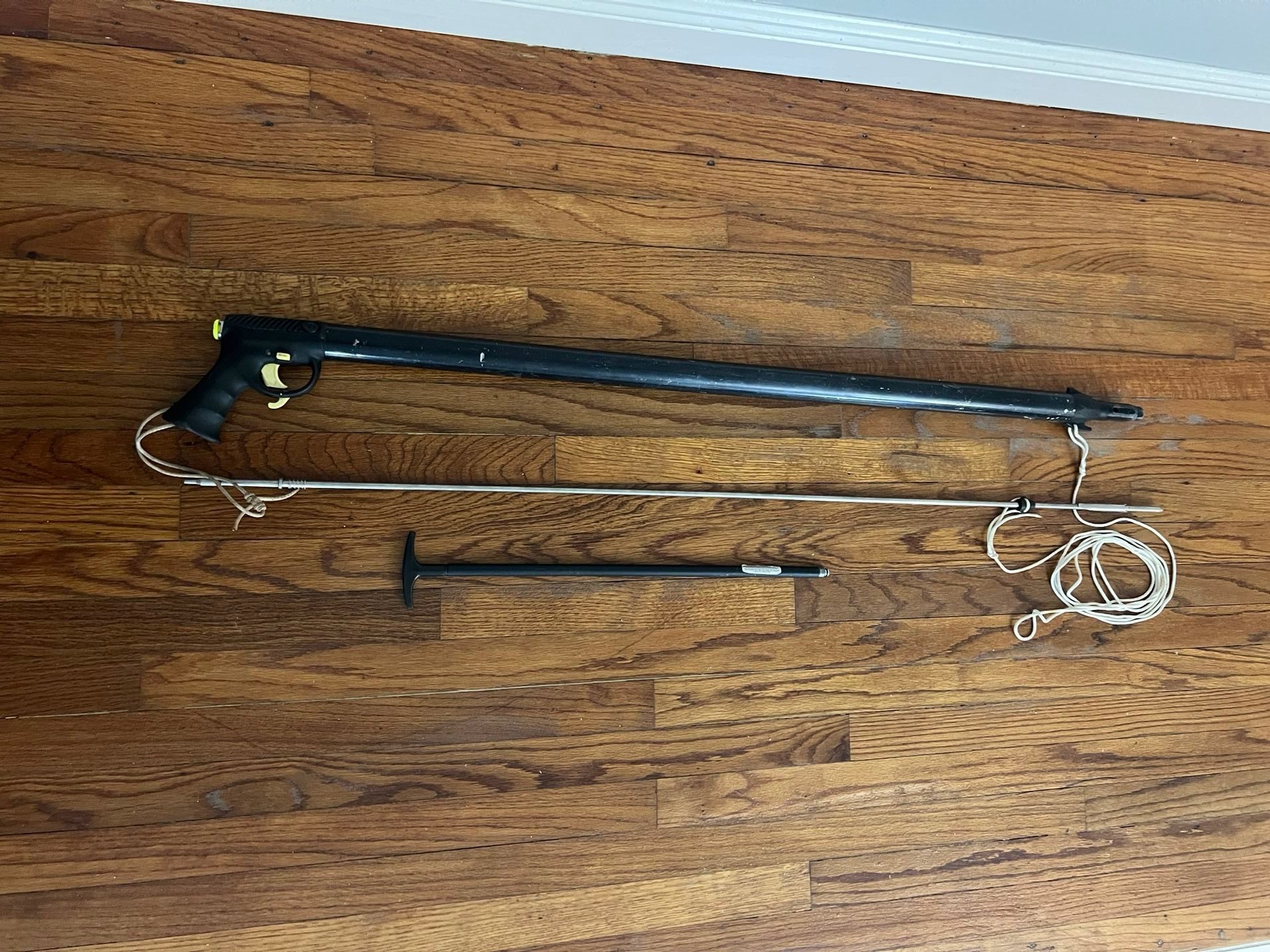 Seacsub ASSO S/R Pneumatic Speargun, Black (115cm)