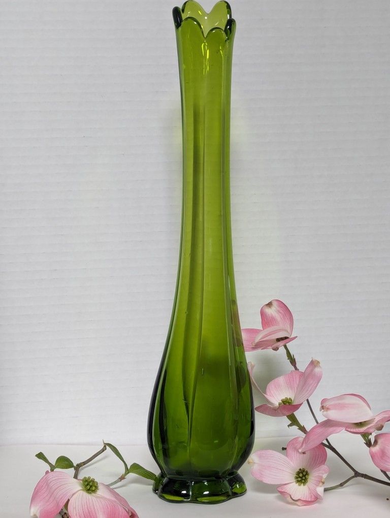 Vintage L.E. SMITH Green Glass Swung Vase with footed petal base