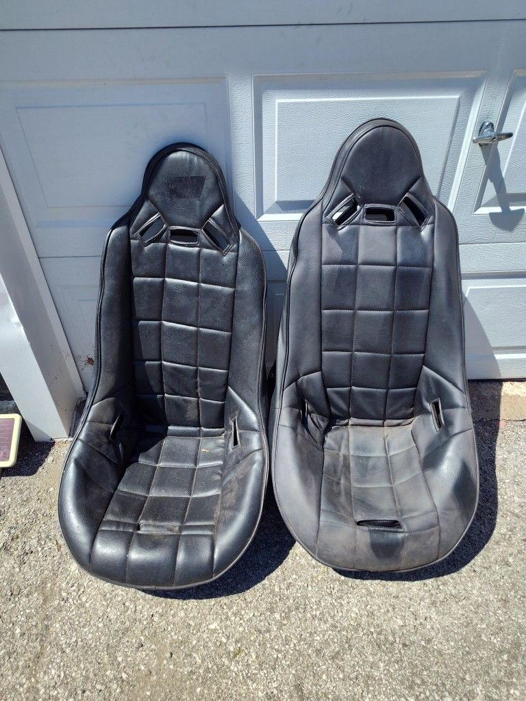 RACING BUCKET SEATS FOR $75 (PAIR)