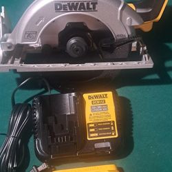 Dewalt DCS565B 20 Volt MAX 6-1/2" Brushless Cordless Circular Saw  Set