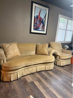 2  pieces couches
