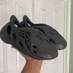Yeezy Foamrunner 7us