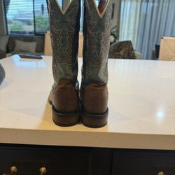 Women’s Boots Size 6