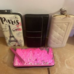 Wallets/ Wristlets 