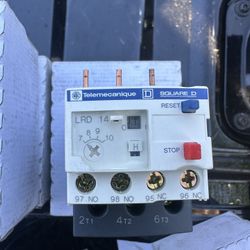 TELEMECANIQUE LRD14 OVERLOAD RELAY 7-10 AMP 600VAC CLASS 10
