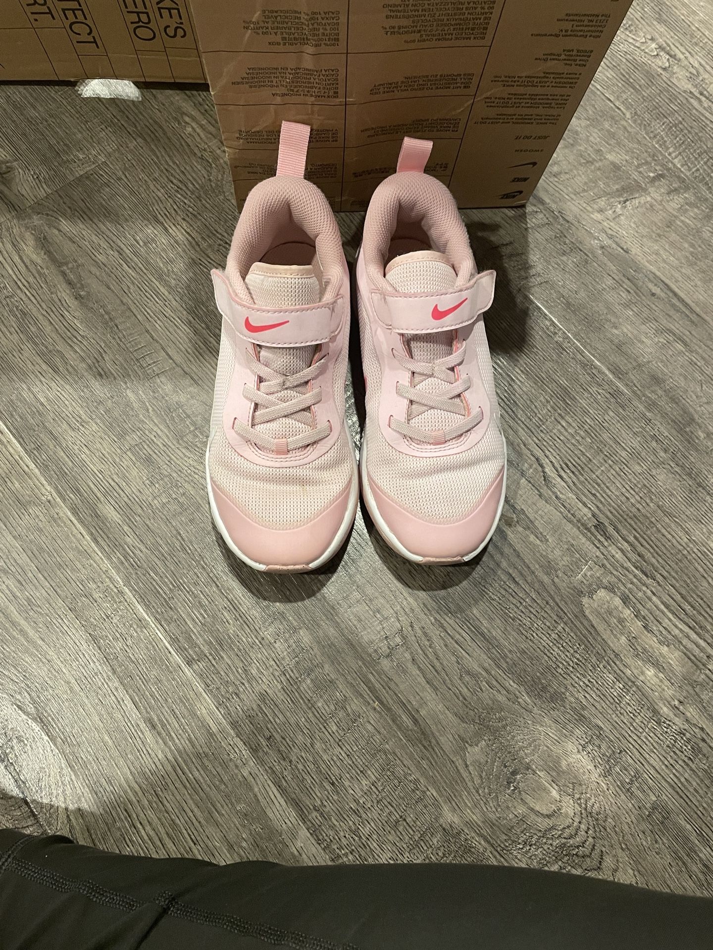 Little Girls Nike Pink Size 1