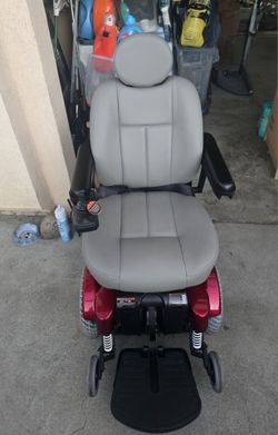 Pride Jazzy 1101 Electric Wheelchair