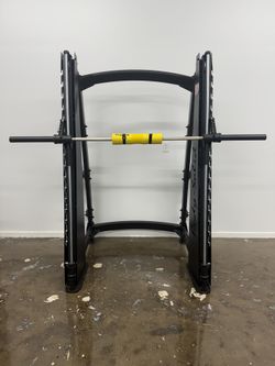Body-Solid Pro Clubline SCB1000B Counter-Balanced Smith Machine.