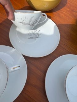 White Porcelain Tea Cups and Saucers Set