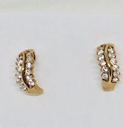 Gold plated earrings with rhinestones