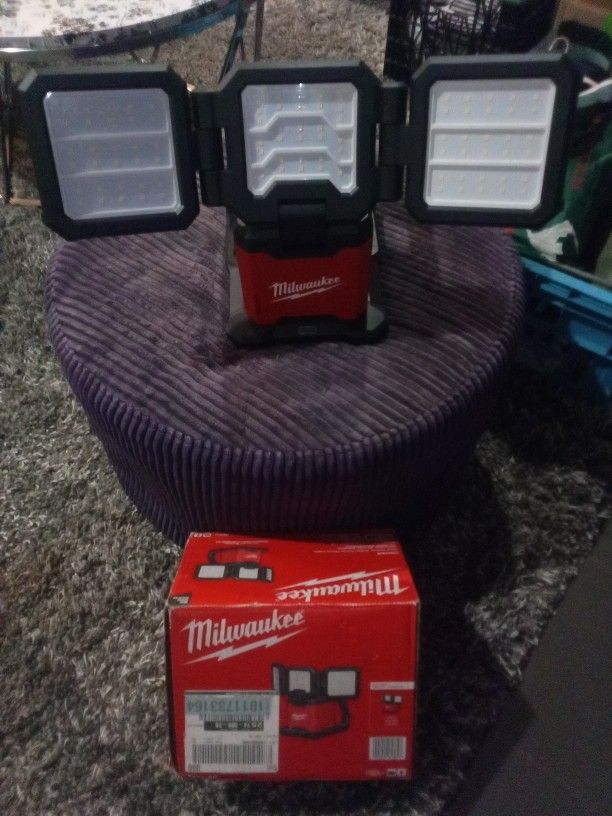 Milwaukee Portable LED Light