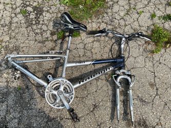 Raleigh C40 bike frame