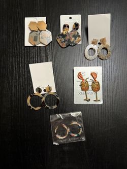 Fashionable Earrings Take all For $10 Pick Up in Van Nuys, CA