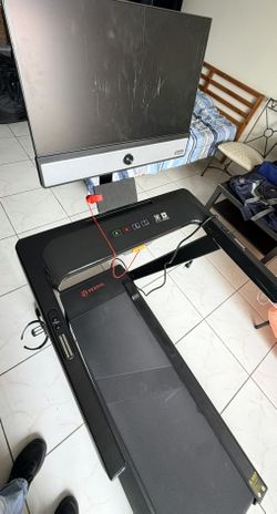 Yesoul T1M Plus treadmill with 21.5" screen - for parts or repair