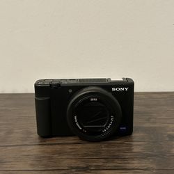 Sony ZV-1 20mp Compact Vlogging Camera