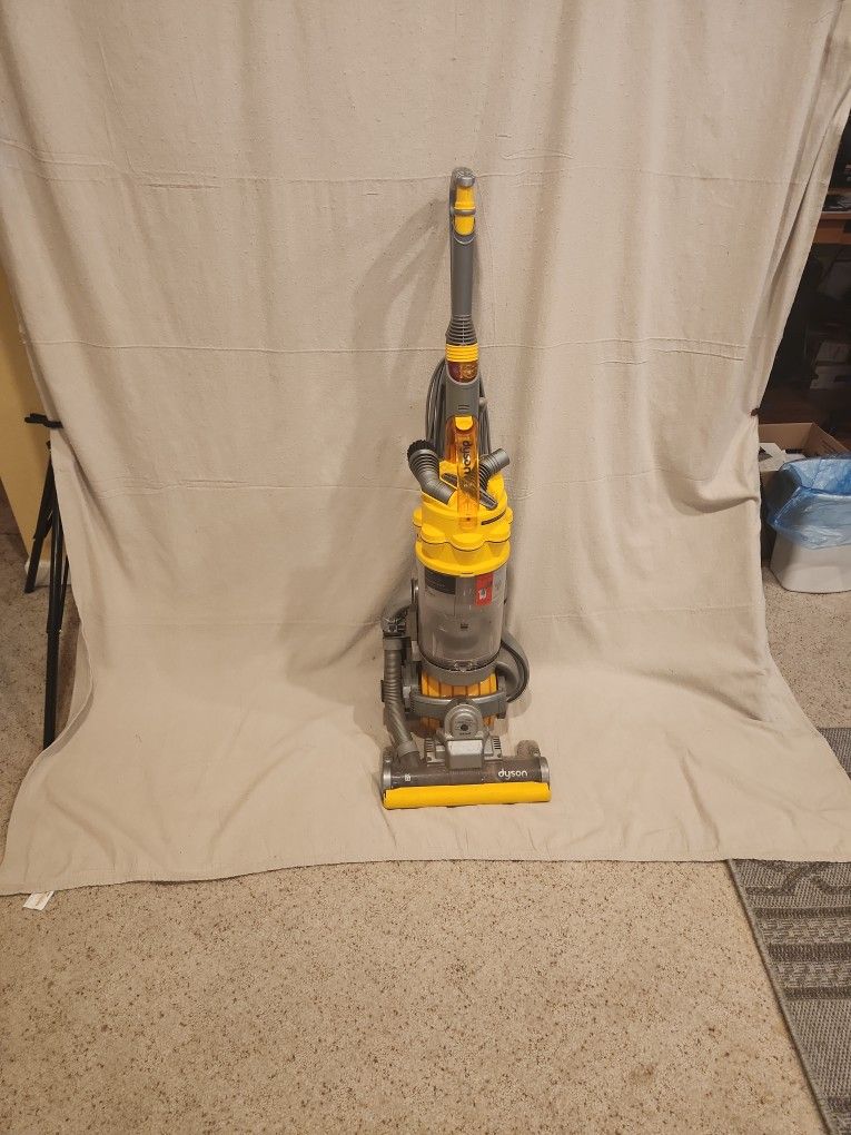 Dyson "the ball" DC15 Vacuum