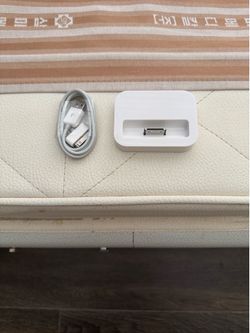 Apple ipod dock station