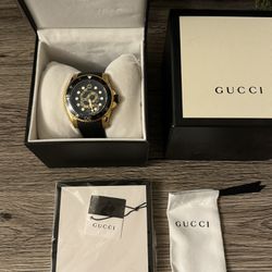 Gucci Men’s Dive King Snake Gold Watch With Rubber Strap