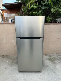 Insignia Fridge Silver 18cu ft 30x30x66🛑👍3 MONTHS WARRANTY