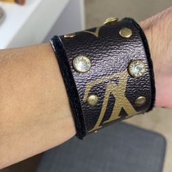 NEW Luxury Bracelet Cuff