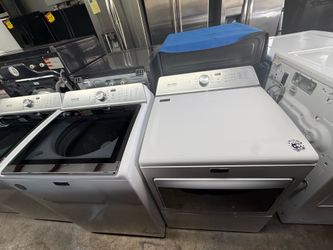 Maytag Large Capacity Agitator Washer & Dryer Set